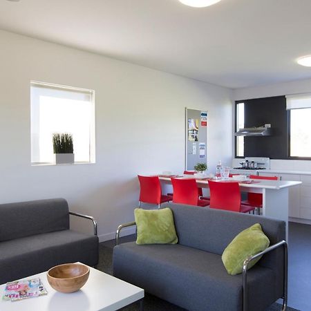 Western Sydney University Village - Campbelltown Eksteriør bilde